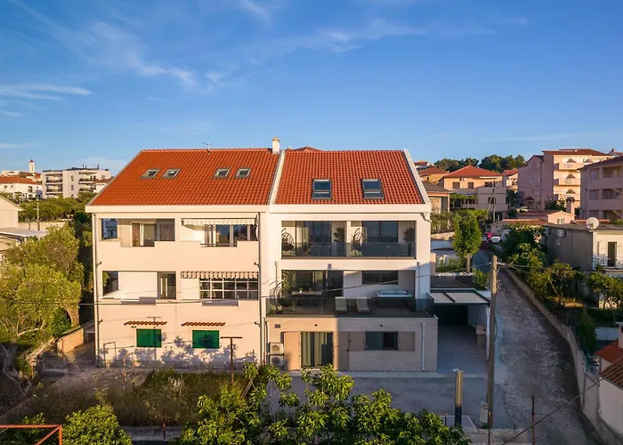 Luxury Apartments Lelu
