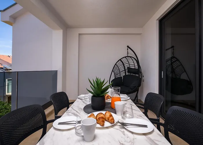 Luxury Apartments Lelu