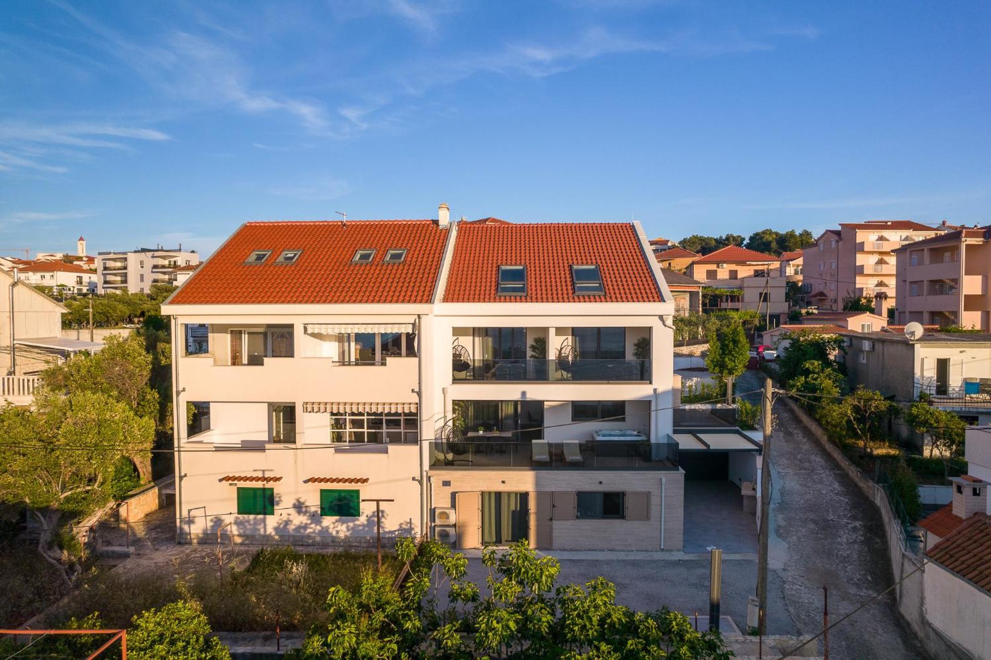 Luxury Lelu Apartment