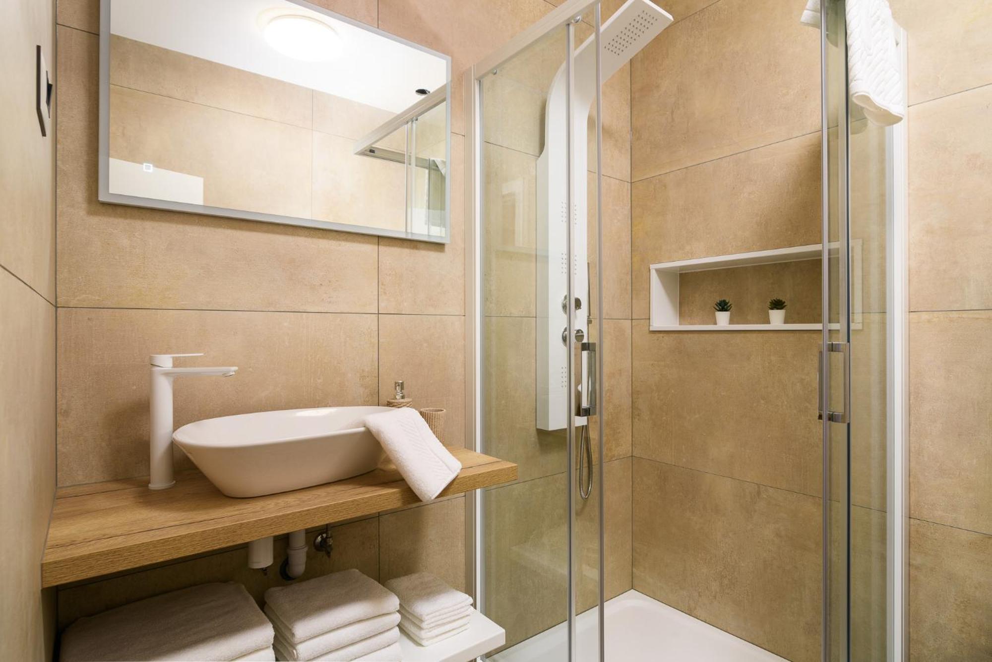 Luxury Lelu Apartment