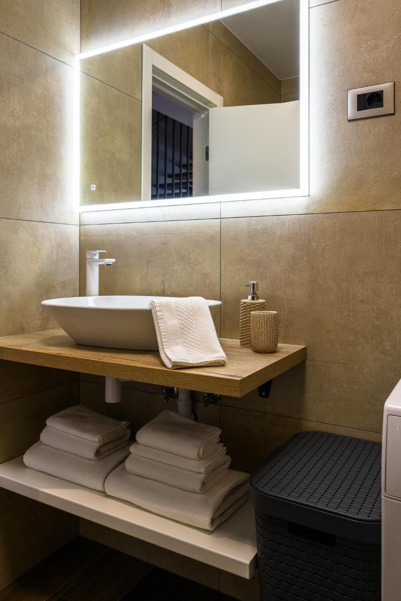 Luxury Lelu