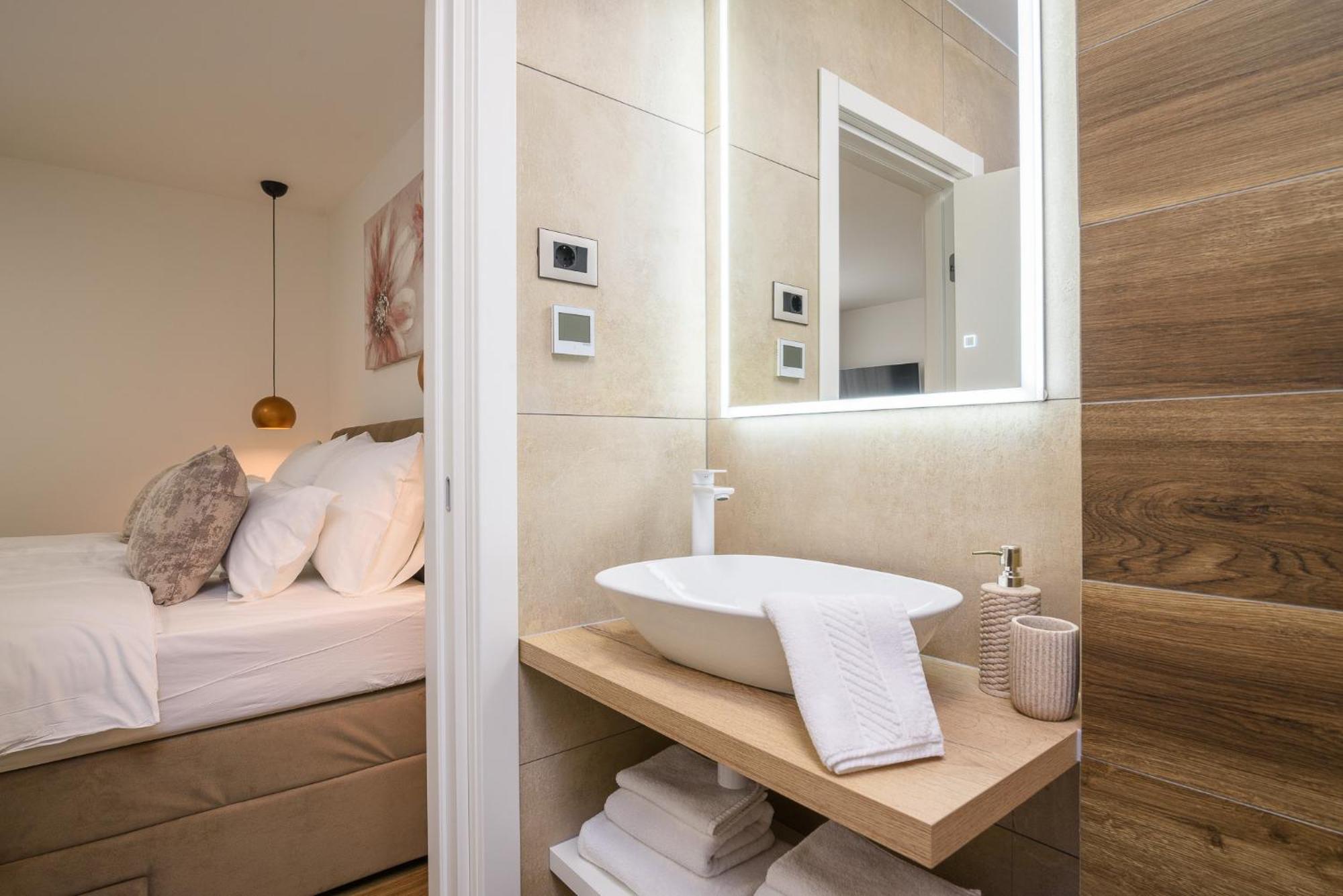 Luxury Lelu Apartment *
